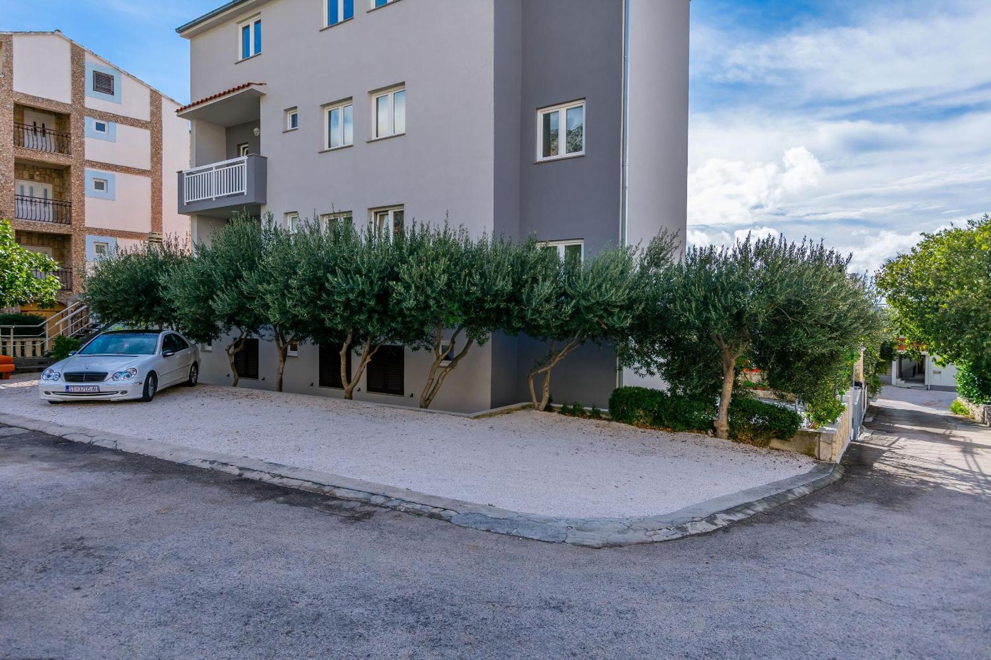 Apartments Kristina 奥米什 外观 照片