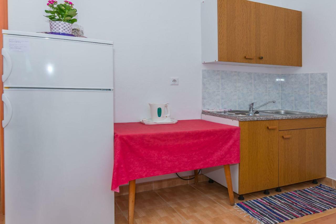 Apartments Kristina 奥米什 外观 照片
