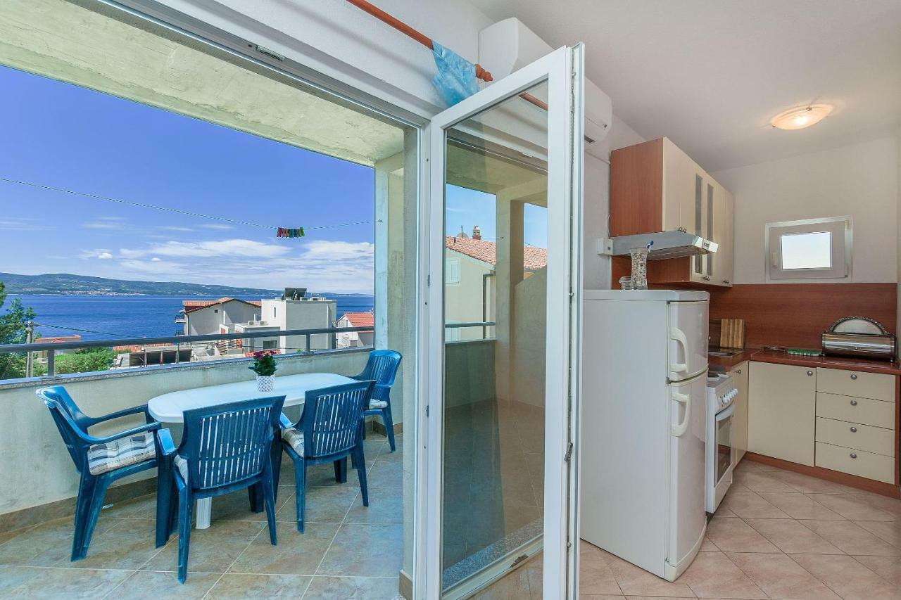 Apartments Kristina 奥米什 外观 照片