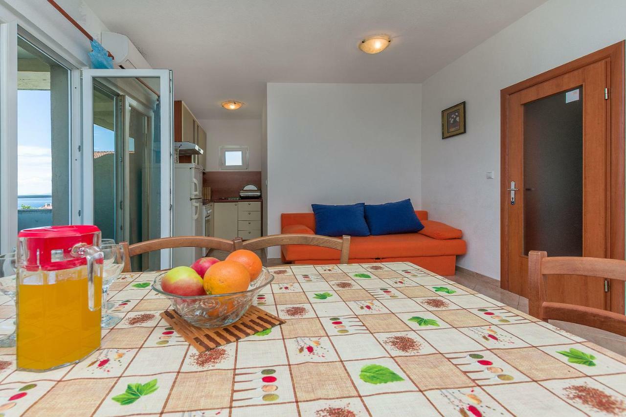 Apartments Kristina 奥米什 外观 照片